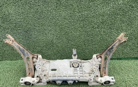 Volkswagen Caddy Front subframe 1K0199369G 1K0199295F