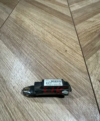 Mercedes-Benz CLK A208 C208 Airbag deployment crash/impact sensor 0018200726 002819