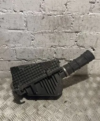 Renault Espace III Air filter box 7700866843