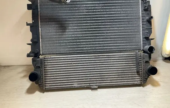 Mercedes-Benz Sprinter W906 Radiator set A9065000002