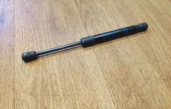 BMW X3 G01 Front bonnet/hood damper/strut 7397493