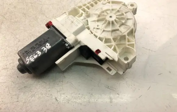 Audi A1 Front door window regulator motor 8K0959801C