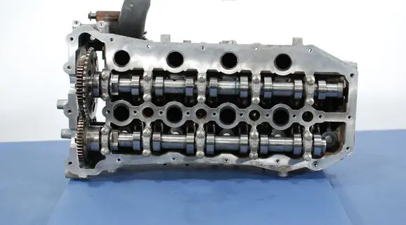 Land Rover Range Rover Sport L320 Engine head 