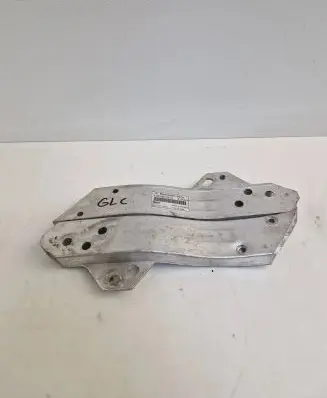 Radiator support slam panel bracket