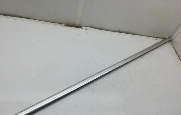 Volvo V70 Rubber seal rear door window/glass 