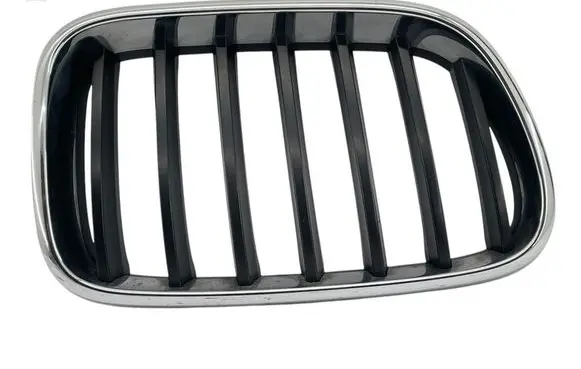 BMW X3 F25 Front bumper upper radiator grill 7210726