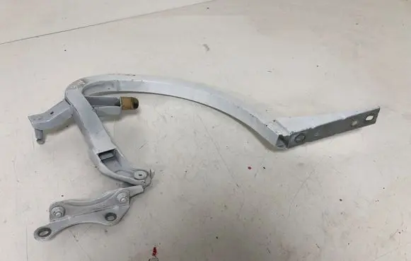 Audi A6 S6 C7 4G Tailgate/trunk/boot hinge 4G5827301B