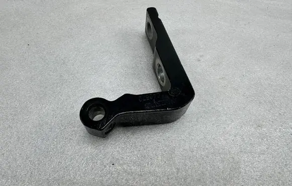 Volvo XC90 Front door lower hinge 31424608