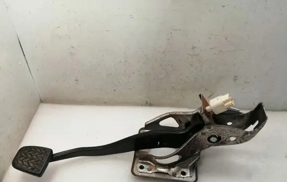 Toyota Corolla Verso AR10 Brake pedal 551060F020 471010F010