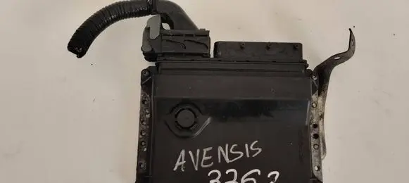 Toyota Avensis T270 Engine control unit/module 8966105F21