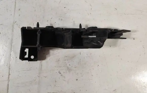 Front bumper mounting bracket