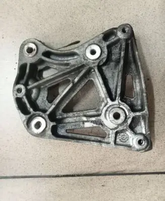 Opel Antara A/C compressor mount bracket 96868422