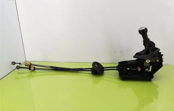 Peugeot 307 Gear shifter/selector 