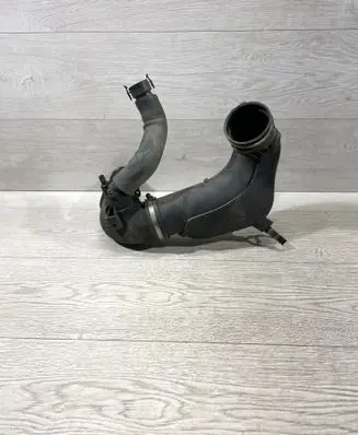 BMW 4 F32 F33 Air intake duct part 7605638 7588417 70522757
