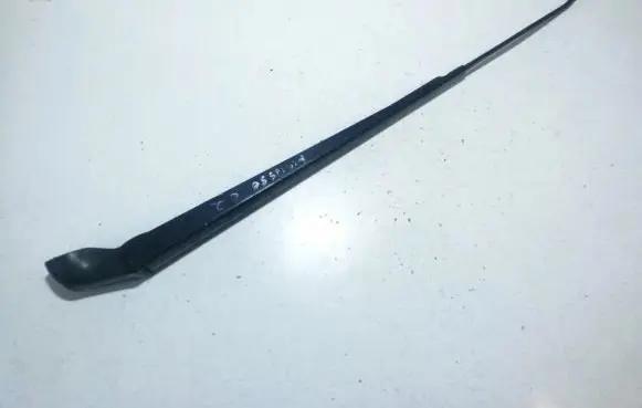 Citroen Xsara Picasso Front wiper blade arm 9635767880
