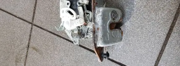 Dodge Nitro Tailgate lock latch 