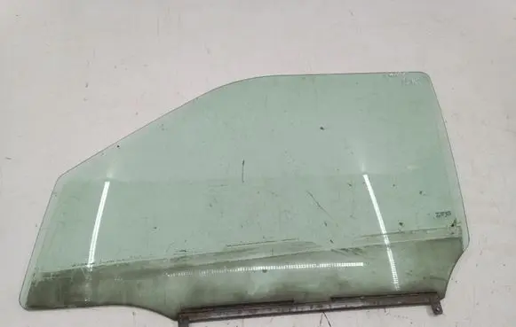 Suzuki Swift I Front door window glass four-door