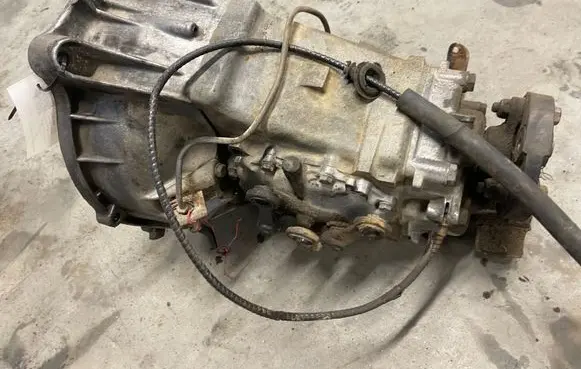 Mercedes-Benz COMPAKT W115 Manual 4 speed gearbox 