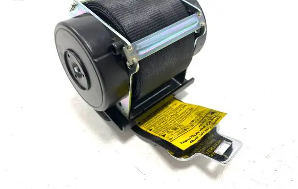 Middle seatbelt (rear)