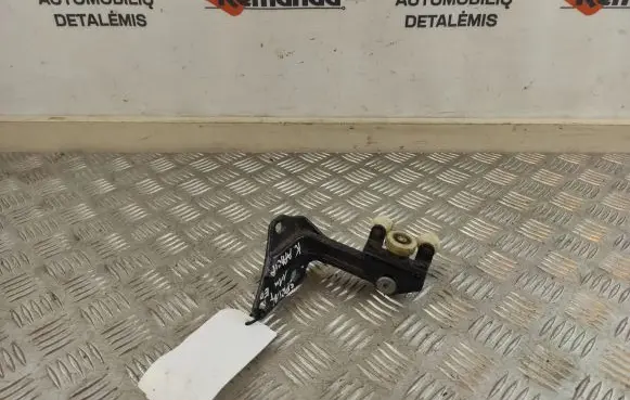 Mercedes-Benz Sprinter W906 Sliding door lower roller guide/hinge A9067600047