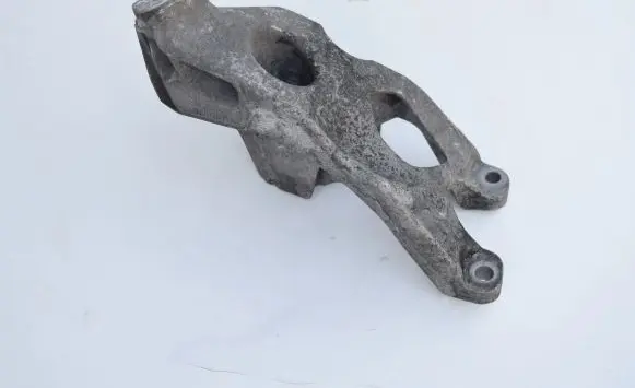 Audi A4 S4 B8 8K Engine mounting bracket 8K0199307AP