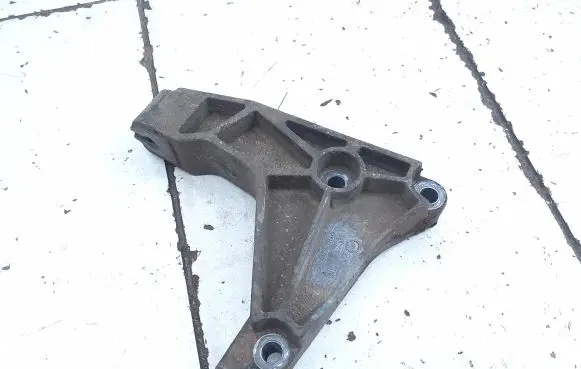 Opel Zafira A Gearbox mounting bracket 24407004