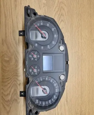 Volkswagen PASSAT B6 Speedometer (instrument cluster) 3C0920860G X0014000
