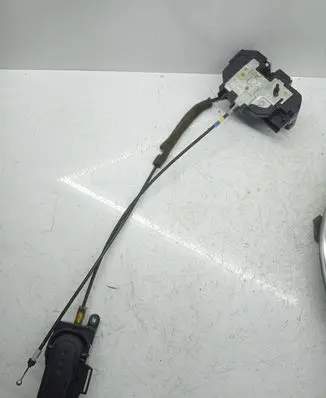 Nissan Note (E11) Rear door lock