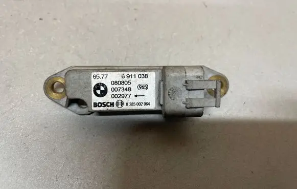 BMW X5 E53 Airbag deployment crash/impact sensor 6911038