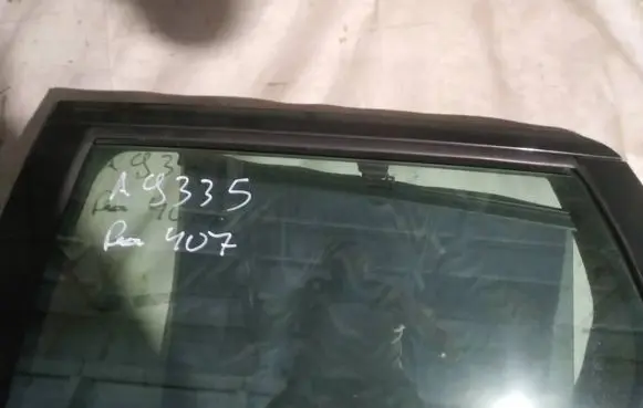 Peugeot 407 Rear door window glass as2