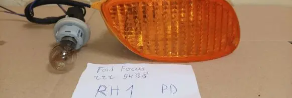 Ford Focus Front indicator light 4SYXS4X13368A XS4113K370AC 0374D