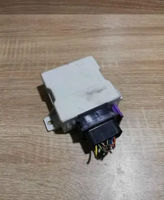 Toyota Avensis T250 Window wiper relay 150696