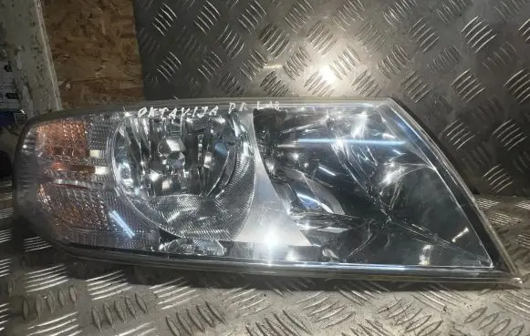 Skoda Octavia Mk2 (1Z) Headlight/headlamp 20A669B HR00DC00 A02T1CR00