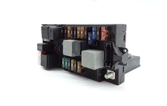 Mercedes-Benz E W211 Fuse module 2115457401