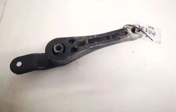 Volkswagen Caddy Engine mount bracket