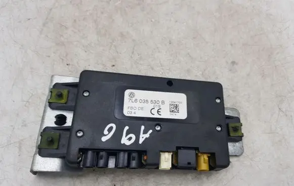 Volkswagen Touareg I Aerial antenna amplifier 7L6035530B 12041700