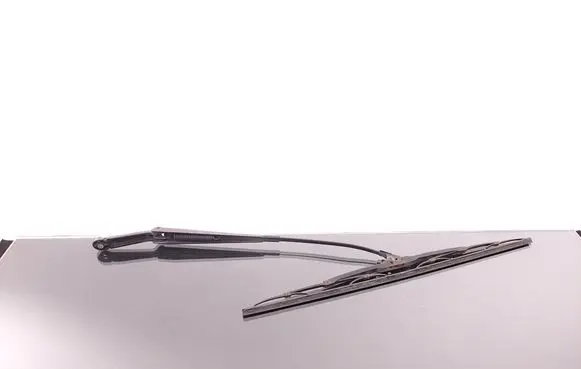 Opel Zafira A Windshield/front glass wiper blade 90582557