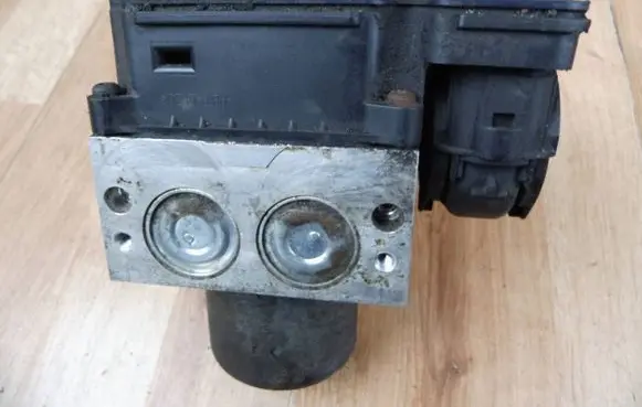 Jeep Grand Cherokee ABS Pump 68207920AE