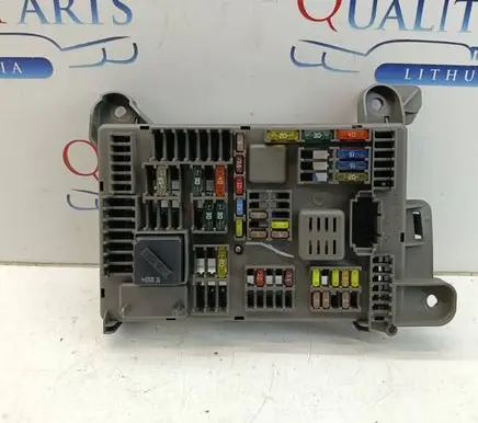 BMW X5 E70 Fuse box set B010105300