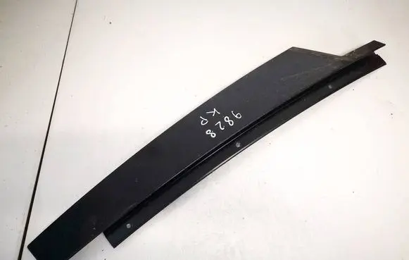 Mercedes-Benz C AMG W204 Front door glass trim molding a2046900187