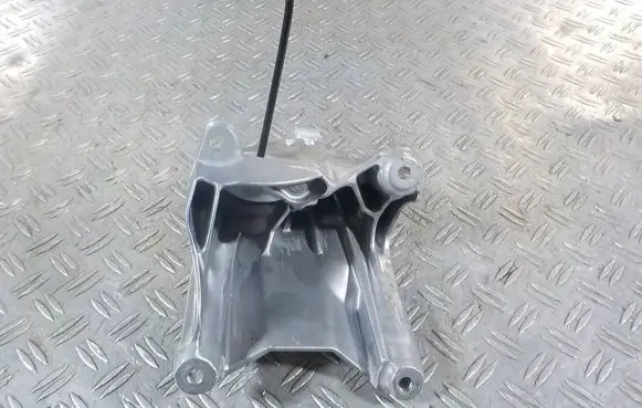 Audi A4 S4 B9 8W Engine mounting bracket 4M0199307BN