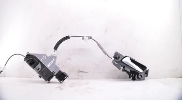 Opel Mokka B Rear door lock 16944454 98201553