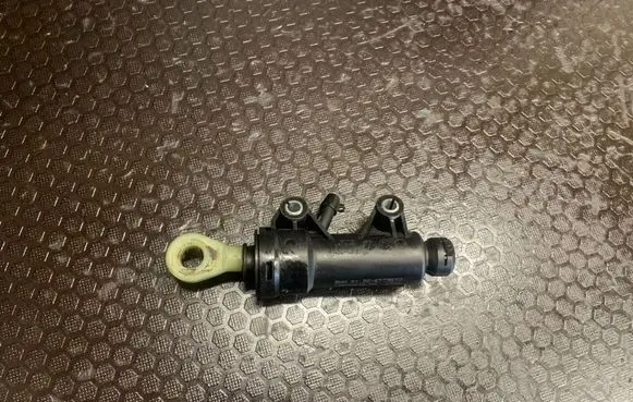 BMW X1 E84 Clutch slave cylinder 6773679 13870610