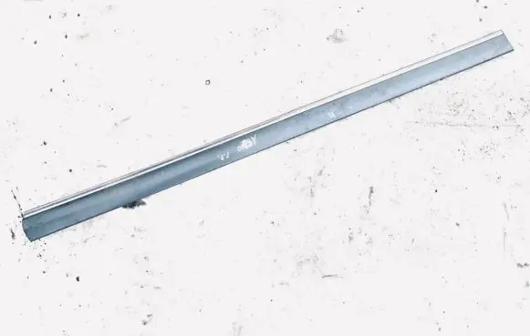 Mercedes-Benz C W202 Front door trim (molding) a2026909462