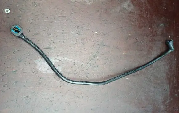 Opel Zafira C Fuel line/pipe/hose 13368138