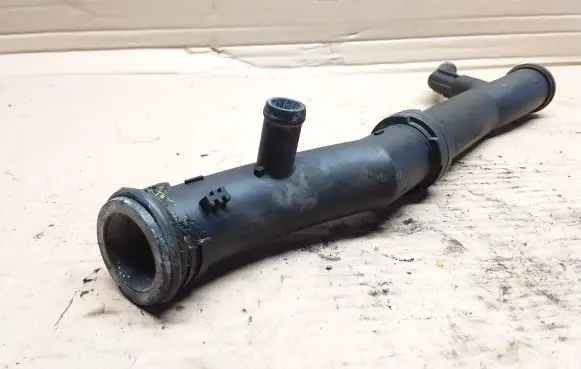 Volkswagen Golf V Engine coolant pipe/hose 03C121065F