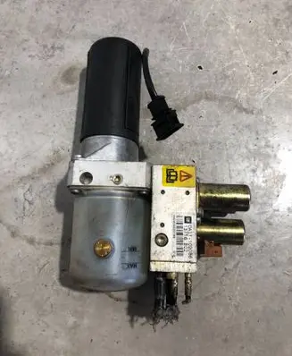 Opel Astra G Convertible roof hydraulic pump 13716B02 DAI1102086