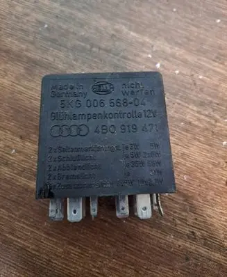 Audi A4 S4 B5 8D Other relay 4B0919471 5KG00656804