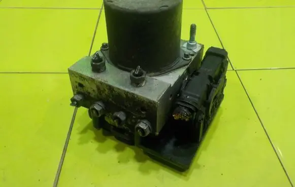 Nissan Note (E11) ABS Pump 0265235494