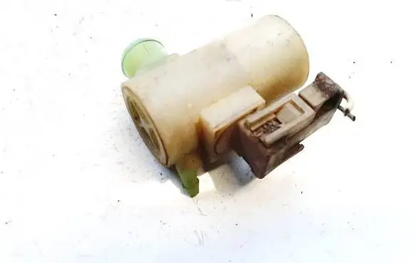 Subaru Legacy Windscreen/windshield washer pump